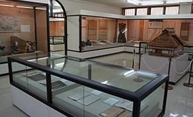 江戸時代初期の儒学者・中江藤樹の遺品や遺墨を展示する記念館