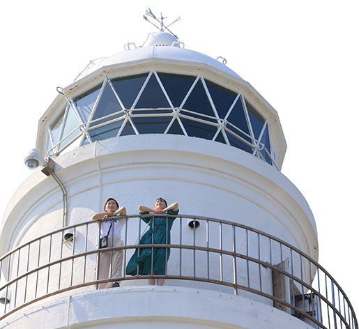 全国に16カ所しかない「のぼれる灯台」の1つでもある潮岬のシンボル。